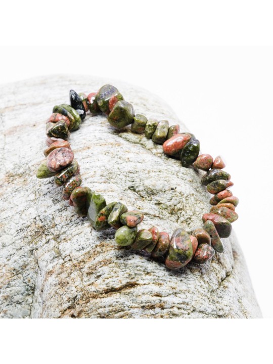 Unakite: property, uses and meaning - precious stone
