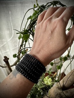 Discover our bracelets in black onyx