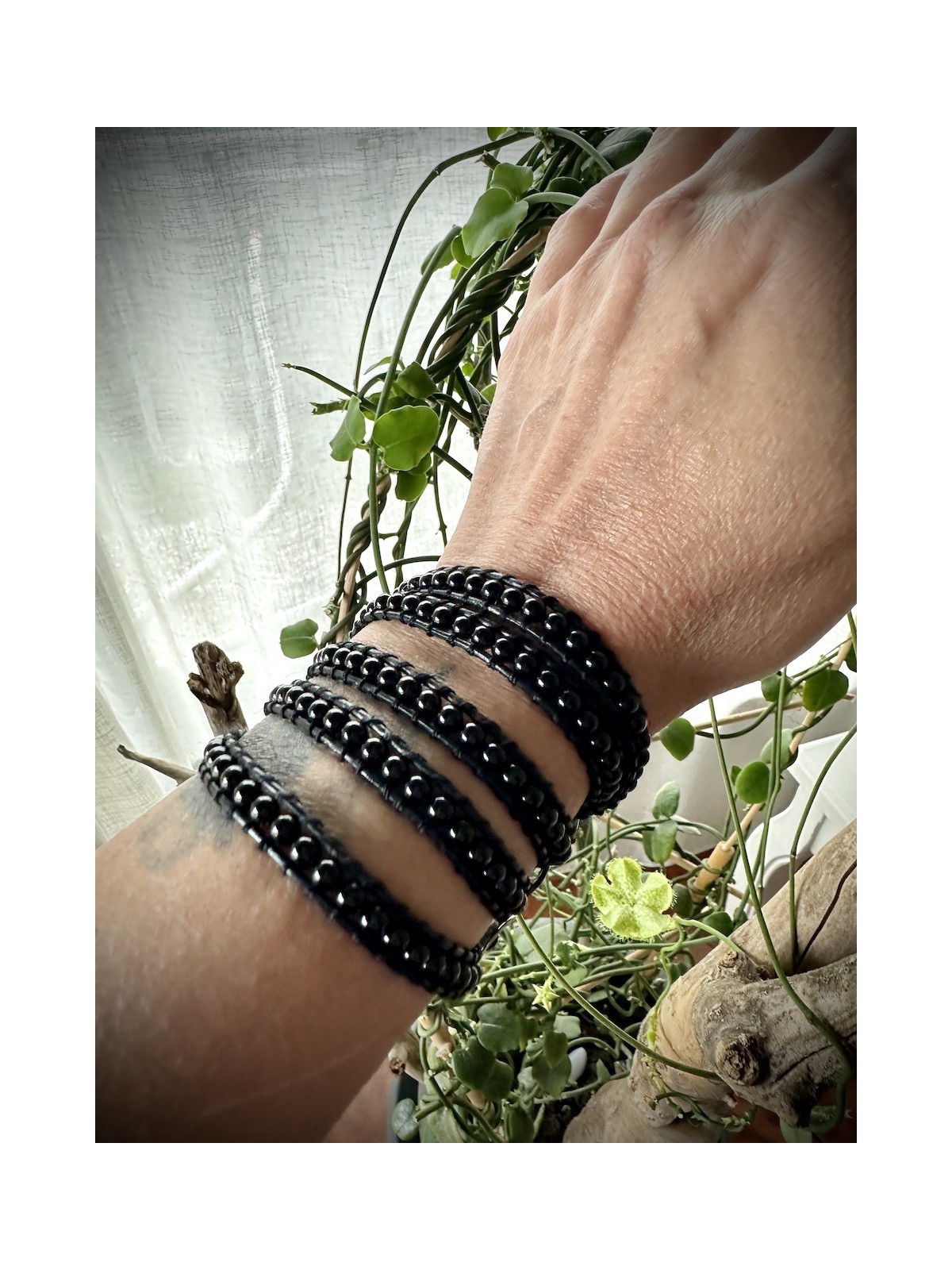 Discover our bracelets in black onyx