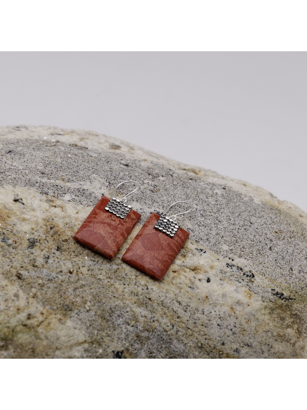 Coraled women's earrings
