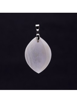 Discover our agate pendants