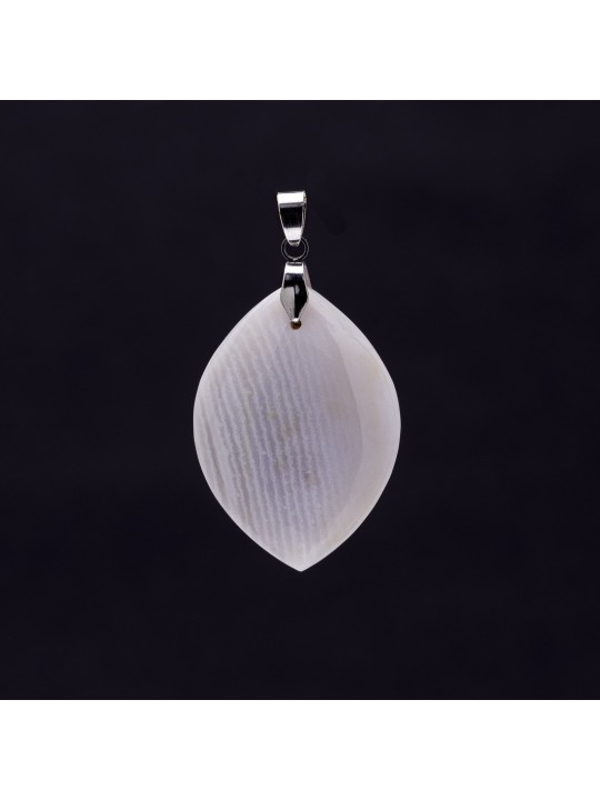 Discover our agate pendants