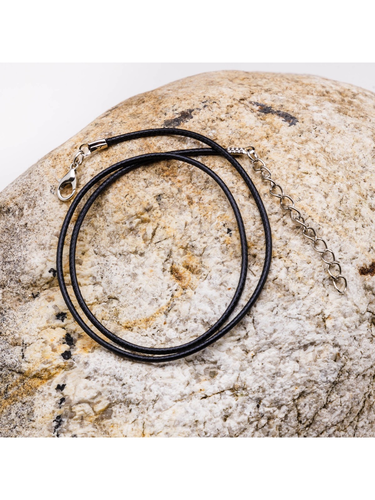Black rubber cord with closing hook
