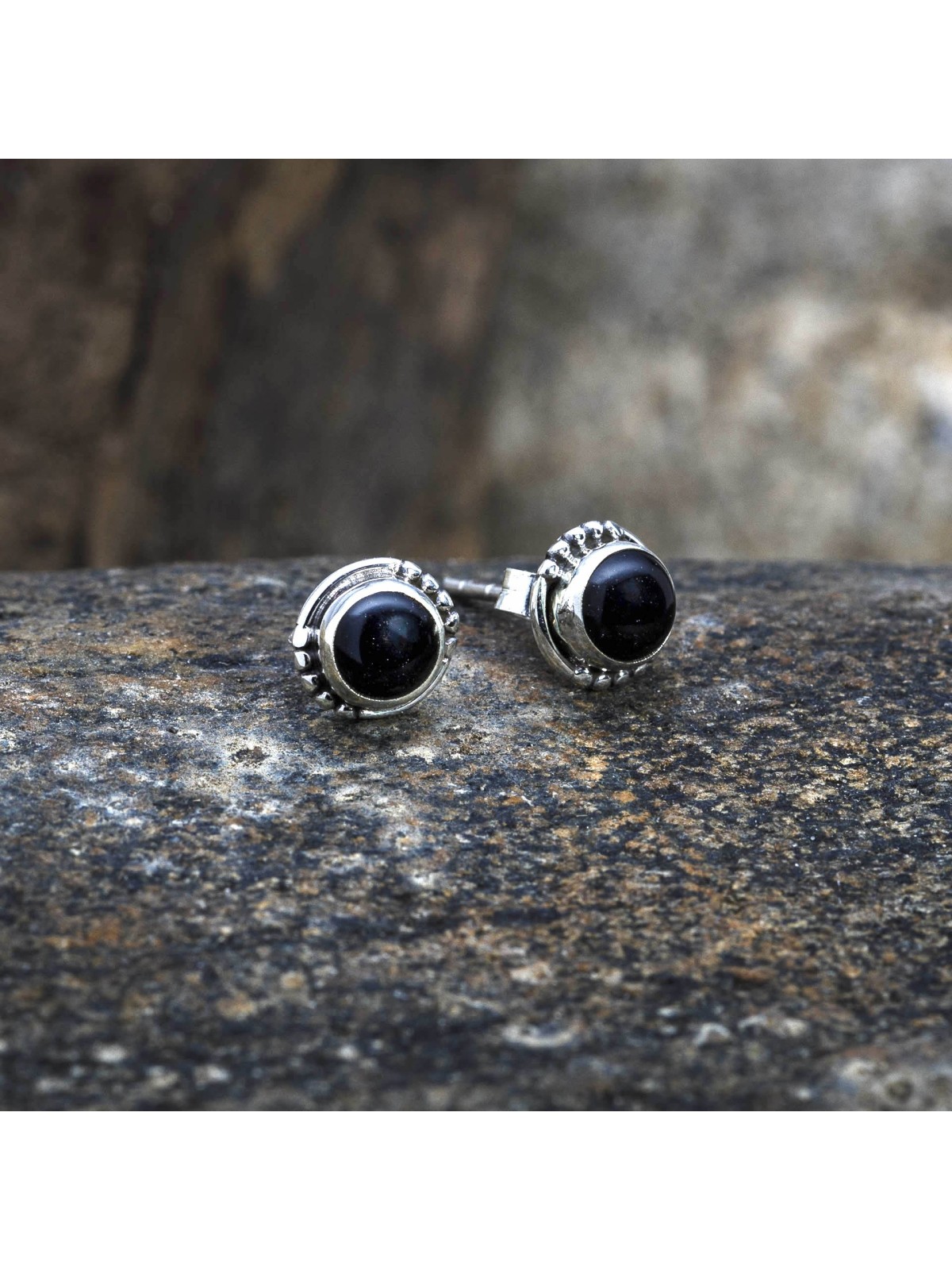 Discover our black onyx earrings