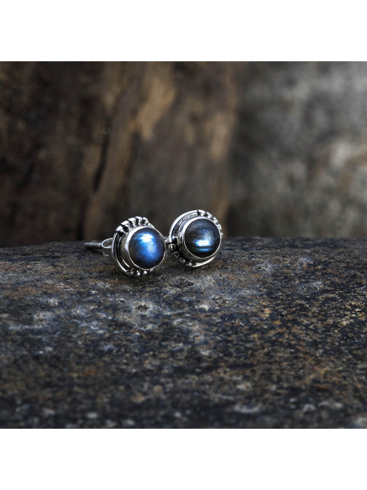 Discover our Labradorite earrings