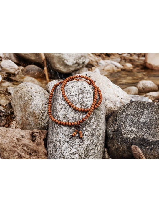 Japa Mala in wood and carnelian