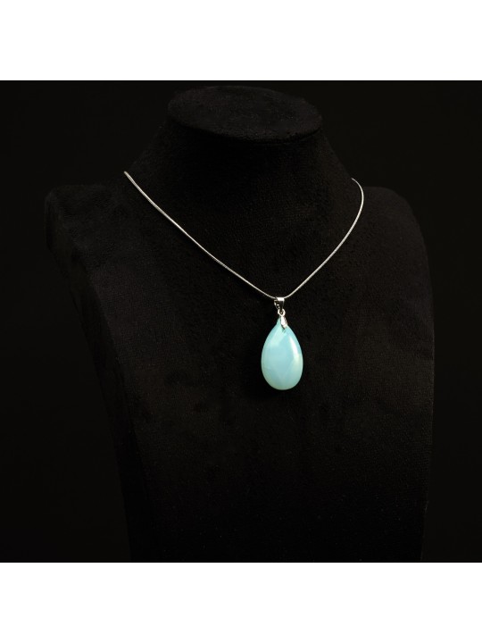 Discover our Indian opal pendants
