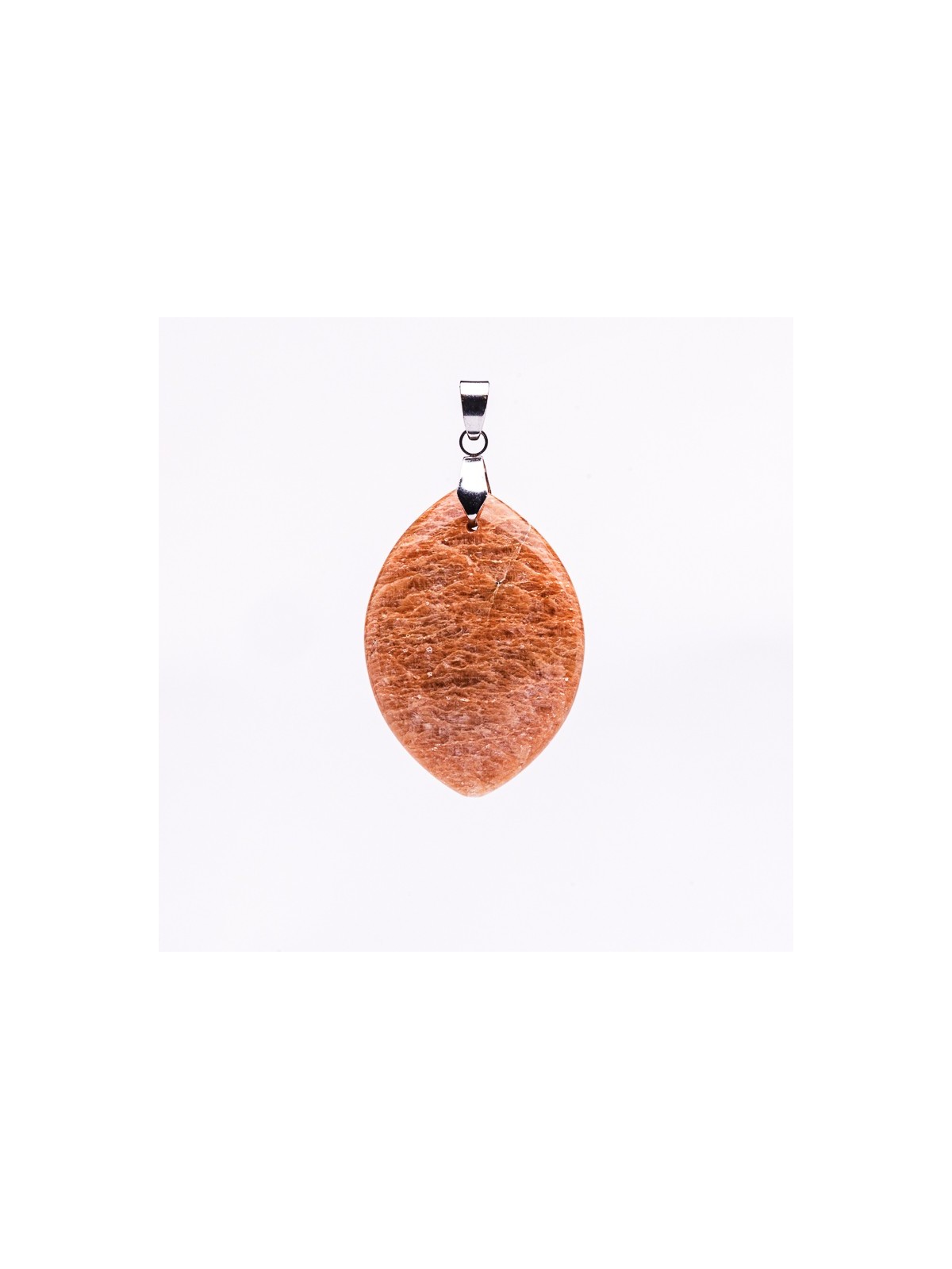 Découvrez nos pendentifs en pierre du soleil