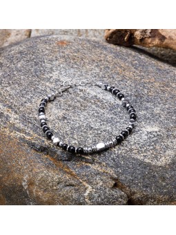 Découvrez nos bracelets noirs en obsidienne