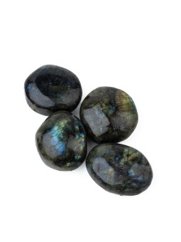 Labradorite: une pierre précieuse des reflets irisés