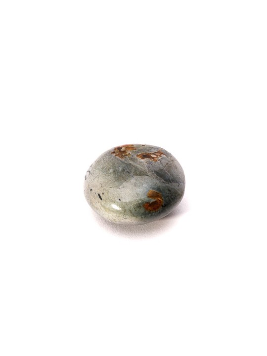 Jade: unique and precious jewels for the modern woman