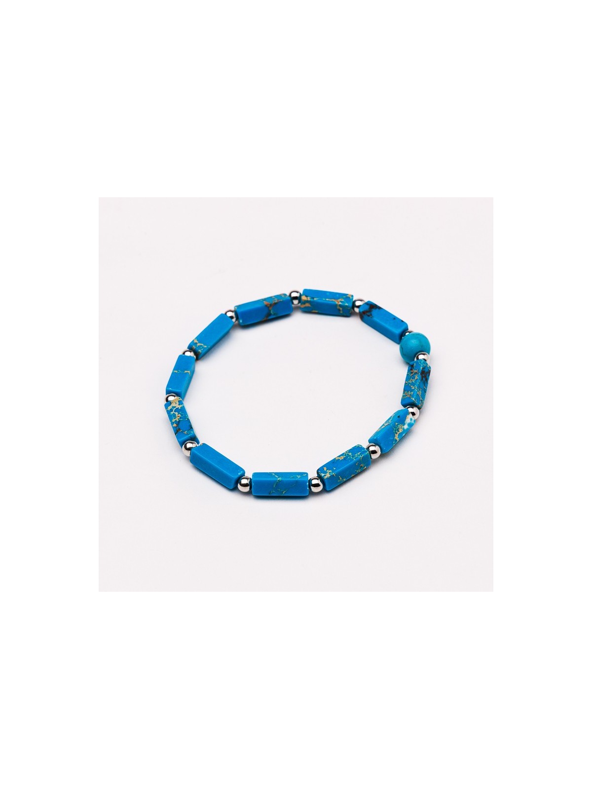 Different bracelets shapes in Howlith color