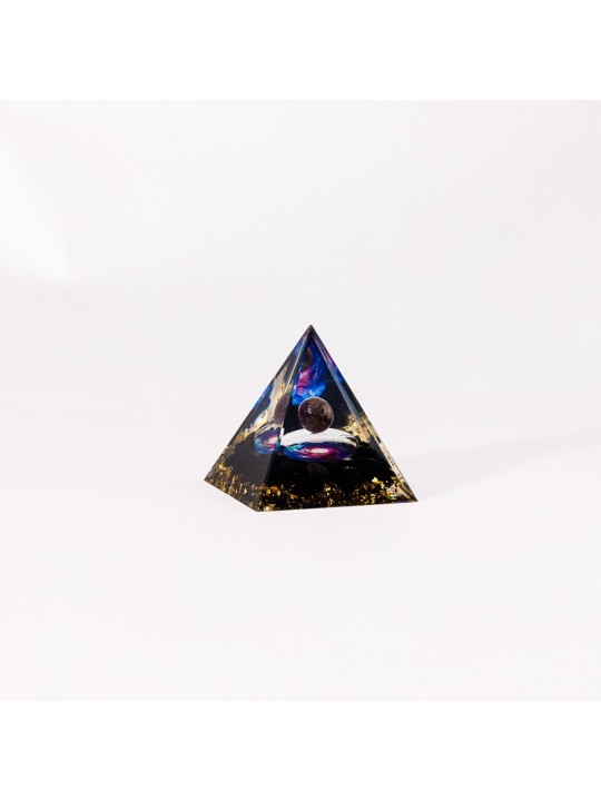 Pyramid organiza con amatista