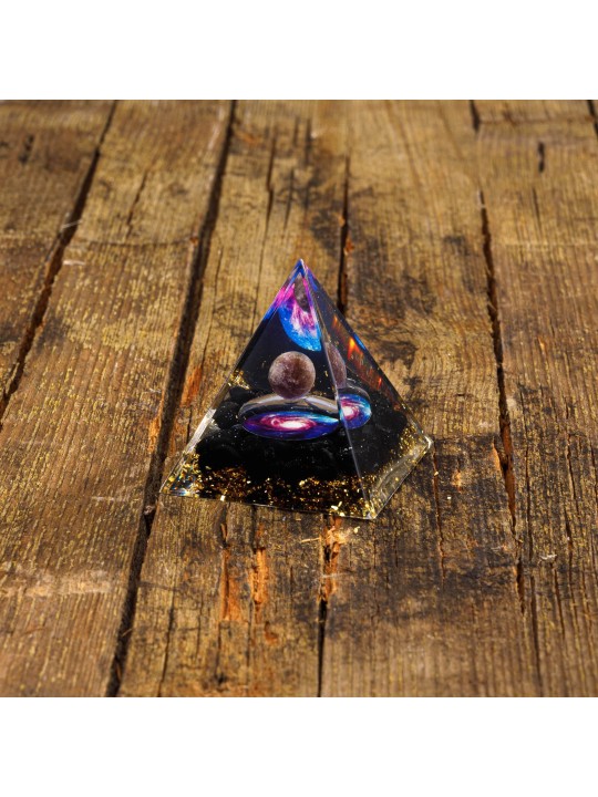 Pyramid organize with amethyst