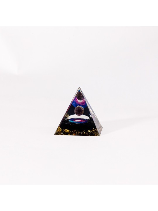 Pyramid organiza con amatista