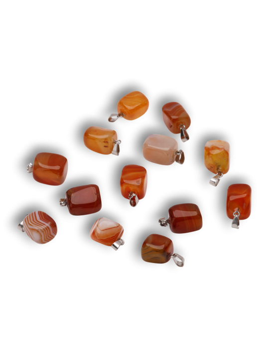 Unisex pendants in carnelian