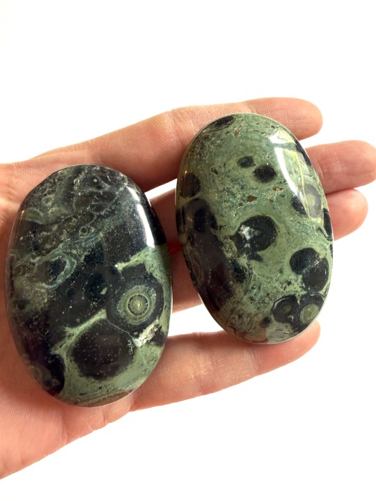 Diaspro Kambamba burattato palmstone