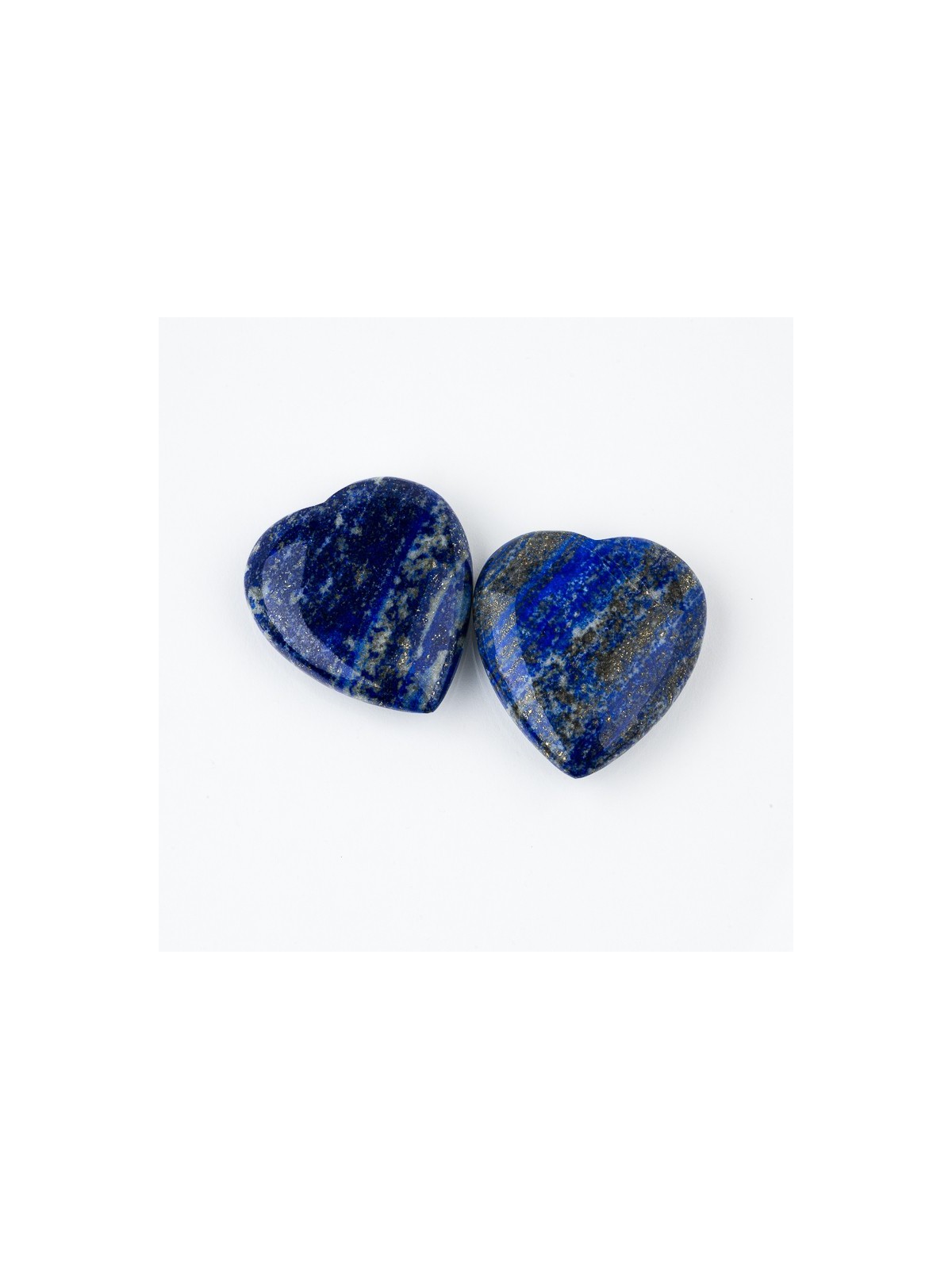 Lapis lazuli: intense blue precious stone