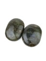 Labradorite: a precious stone from iridescent reflections