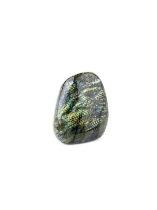 Labradorite: a precious stone from iridescent reflections