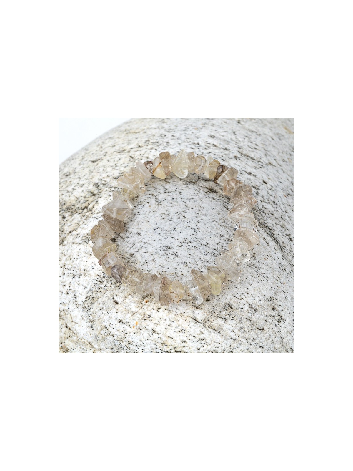 Rutilated quartz: property, benefits