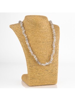 Rutilated quartz: property, benefits