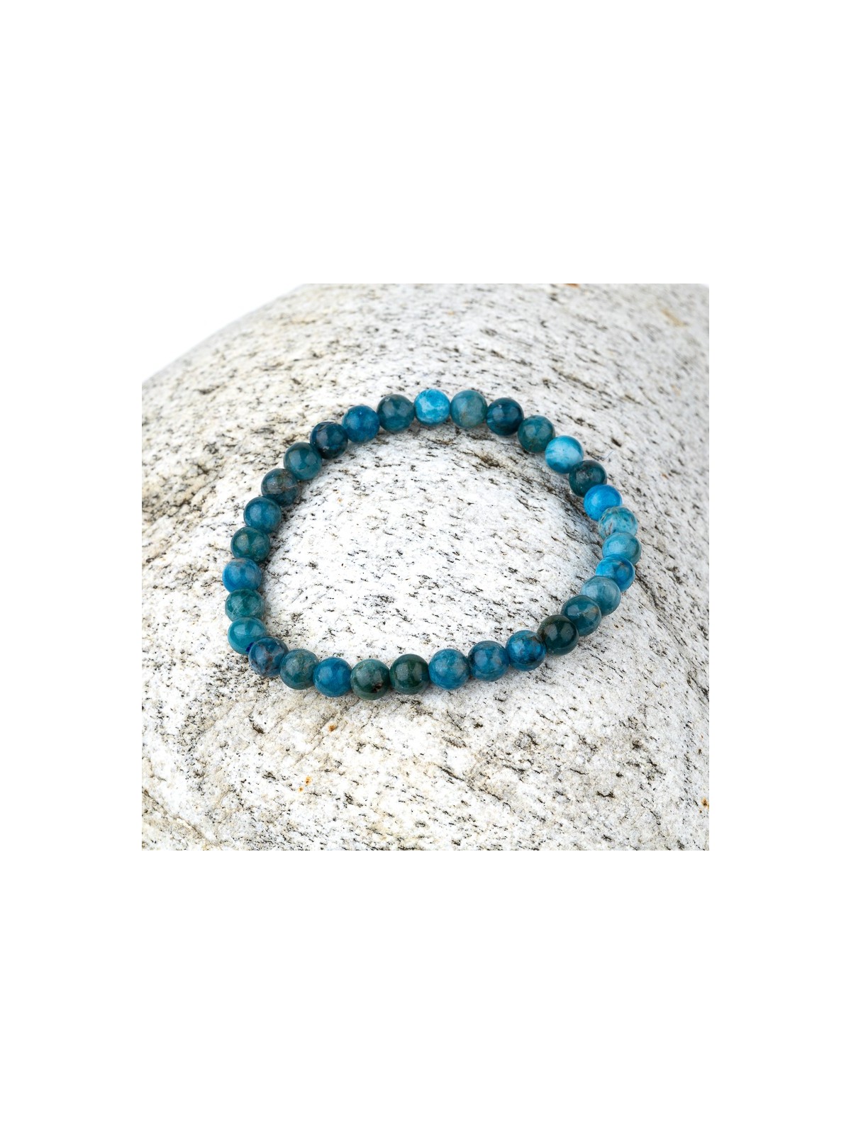 Discover our bracelets in apatite