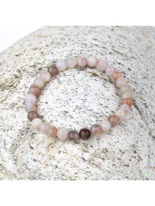 Discover our moonstone bracelets