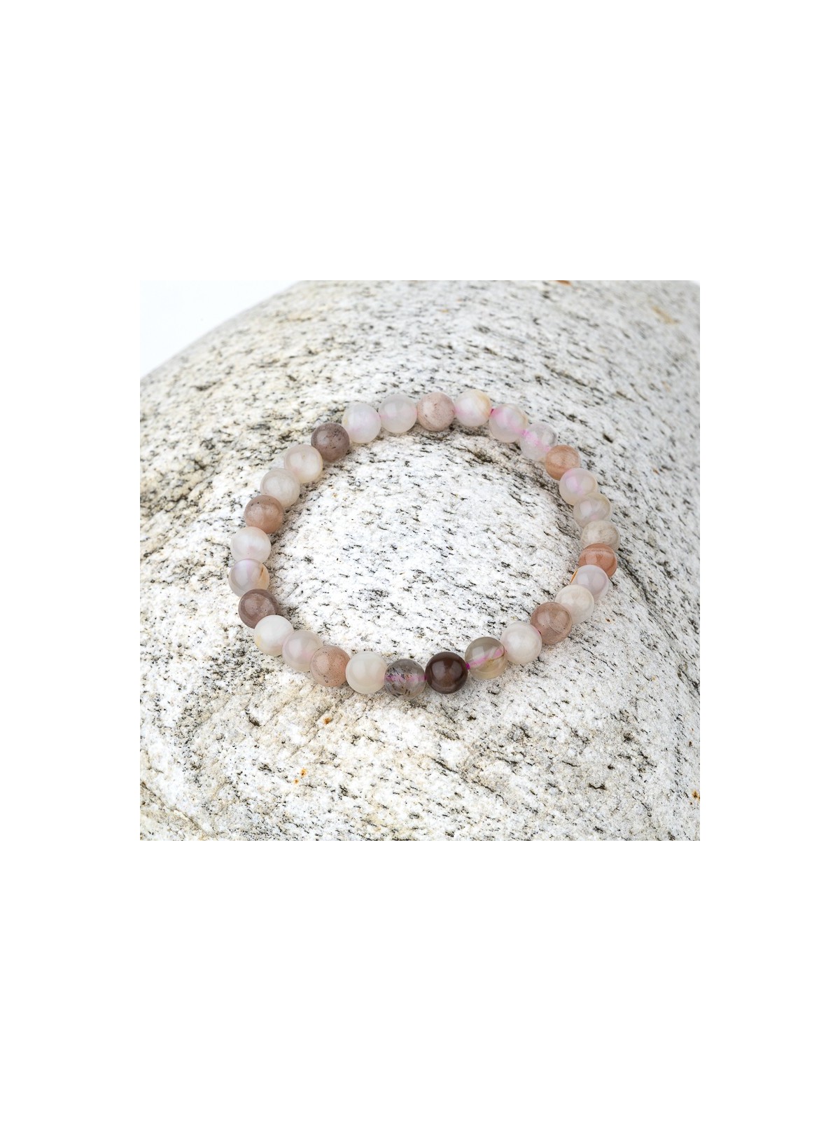 Discover our moonstone bracelets