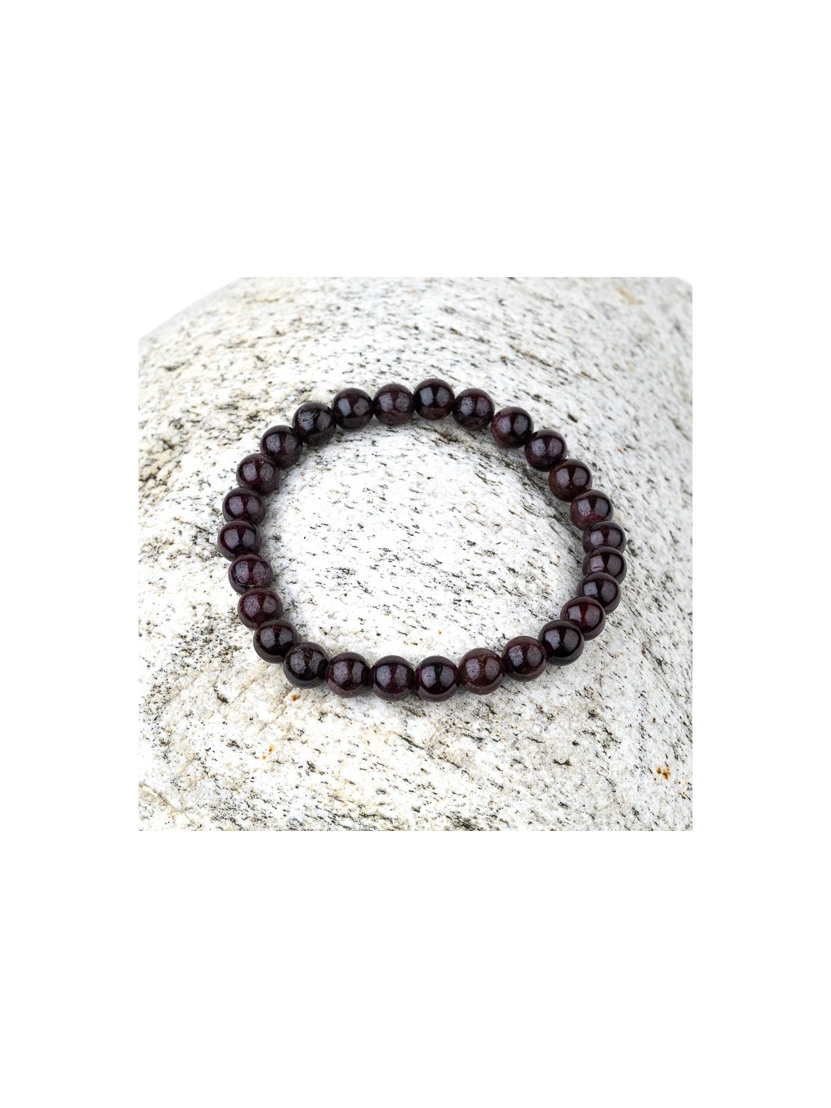Discover our bracelets in Almandino garnet