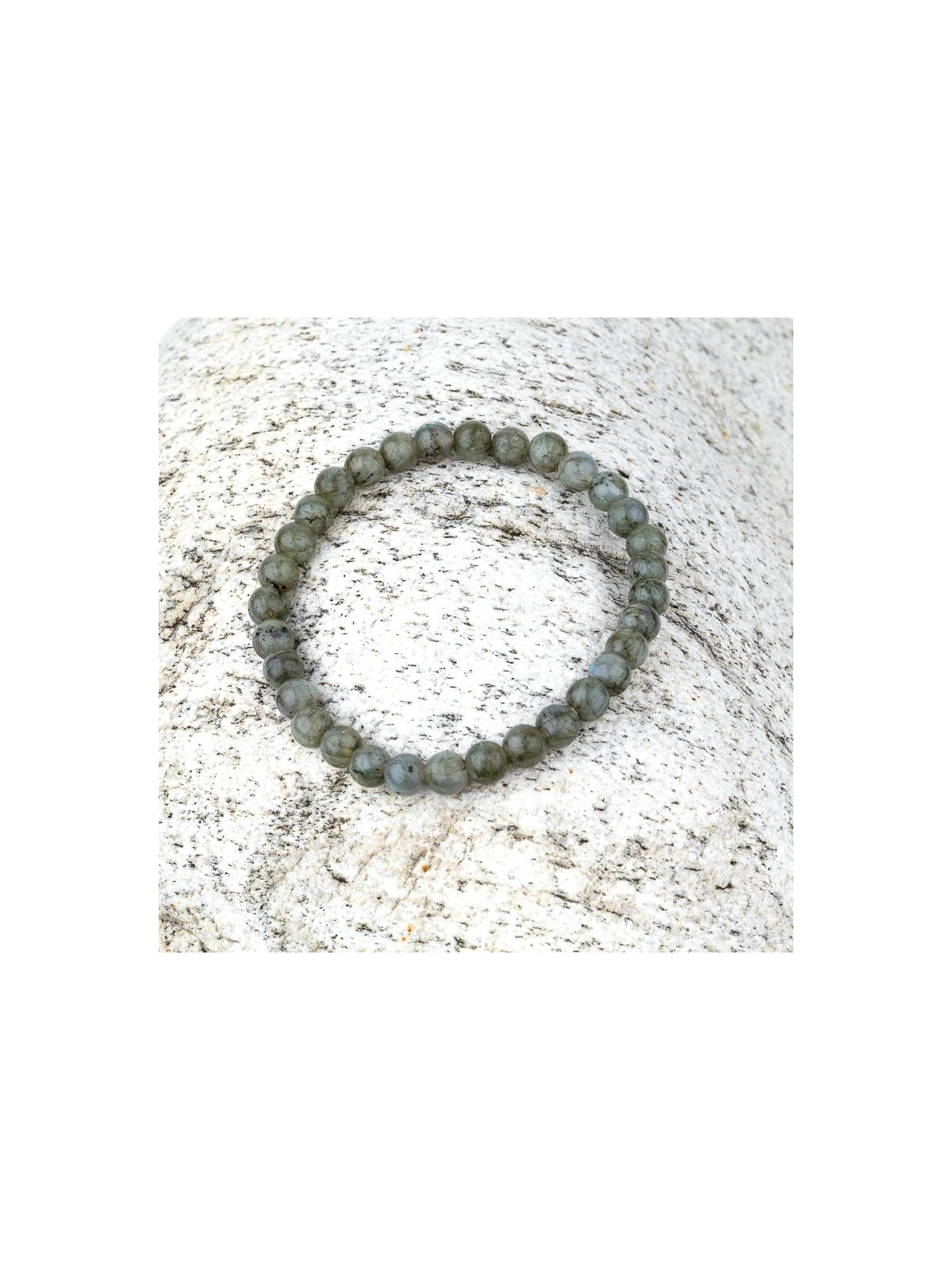 Discover our white labradorite bracelets