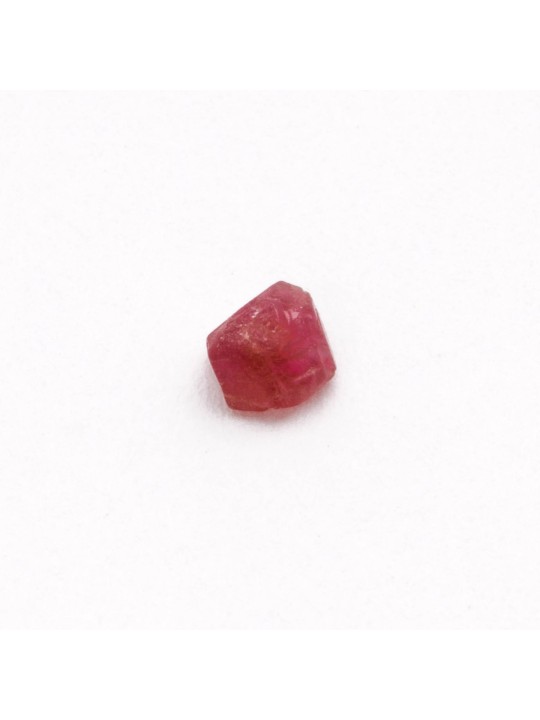 Discover the red spinel Discover the red spinel