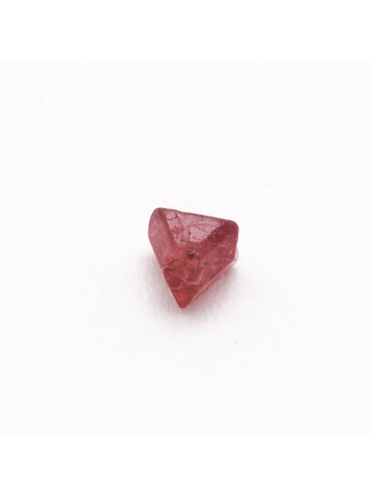 Discover the red spinel Discover the red spinel